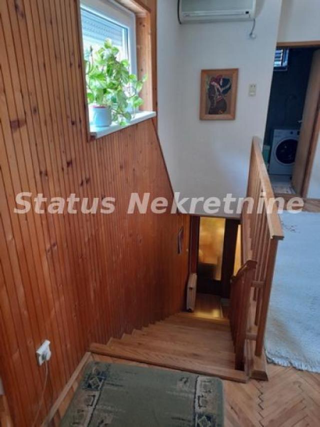 Lepo sređena dvorišna spratna kuća 128 m2 u blizini Jodne Banje-065/385 8880