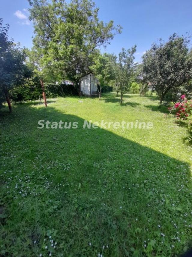 Futog-Uknjižena Porodična kuća 160 m2 na Placu 530 m2 u blizini Dunava-065/385 8880