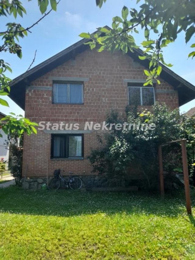 Futog-Uknjižena Porodična kuća 160 m2 na Placu 530 m2 u blizini Dunava-065/385 8880