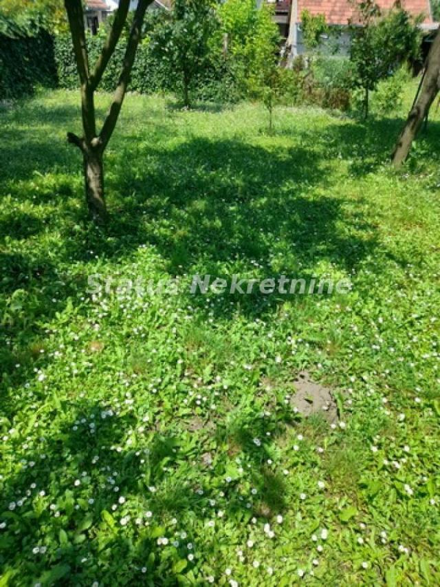 Futog-Uknjižena Porodična kuća 160 m2 na Placu 530 m2 u blizini Dunava-065/385 8880