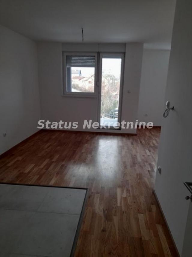 Adice-Veliki Četvorosoban stan 82 m2 u mirnom kraju-povrat PDV-065/385 8880