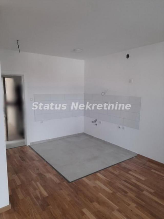 Adice-Useljiv Veliki Četvorosoban stan 80 m2 na Pogodnoj Lokaciji-povrat PDV-065/385 8880