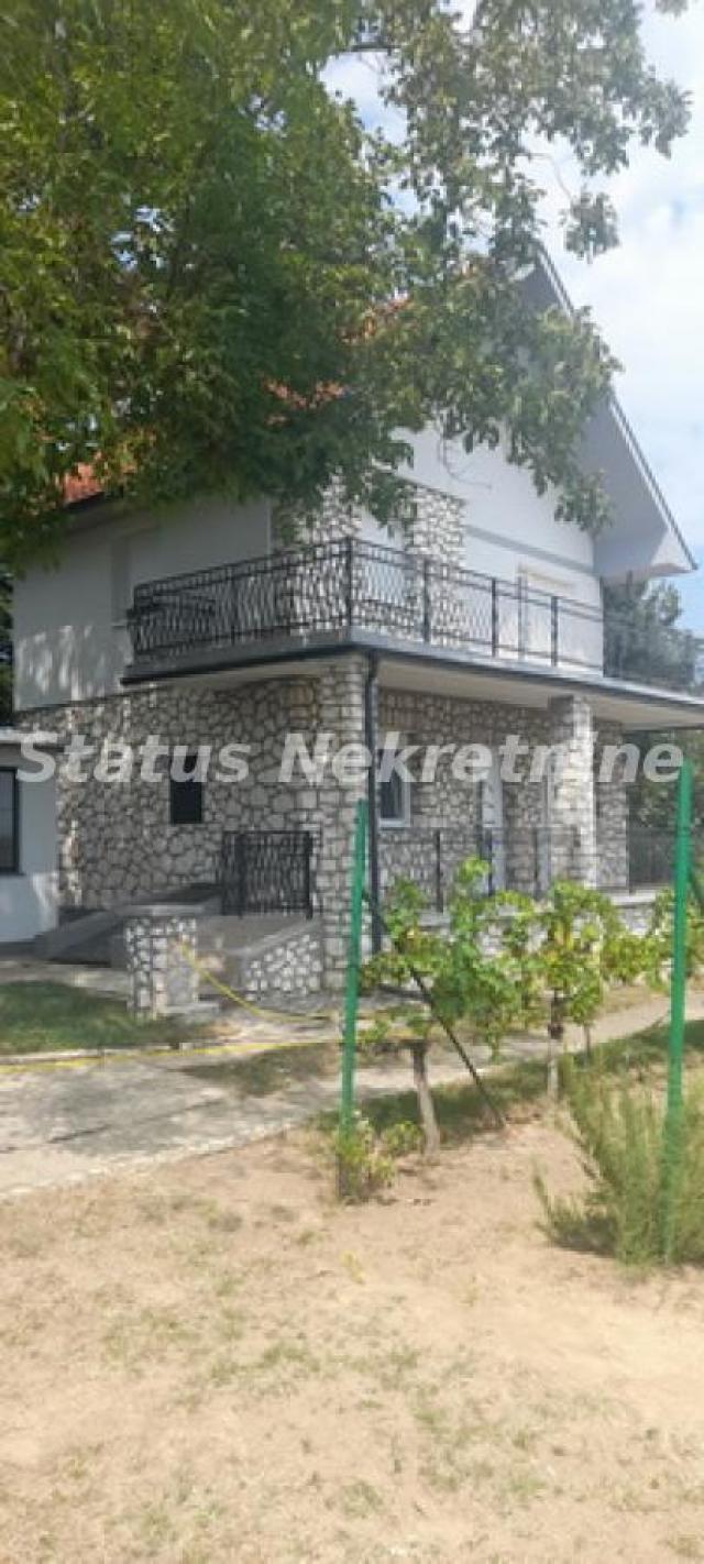 Fruška gora-Porodična kuća 137 m2 sa Pogledom gde Dunav Ljubi Nebo-065/385 8880