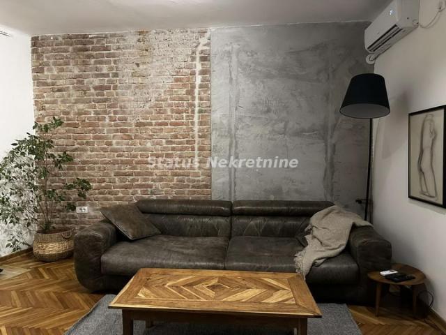 Centar-Luksuzan Trosoban stan 72 m2 na Prestižnoj Lokaciji-065/385 8880