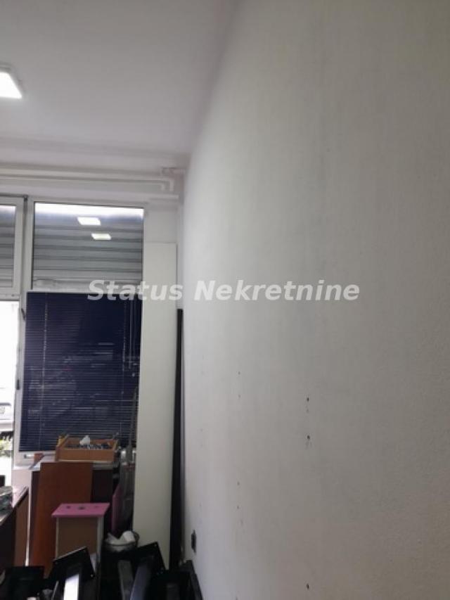 Nova Detelinara-Lep Uknjižen Lokal 27 m2 za razne namene-065/385 8880