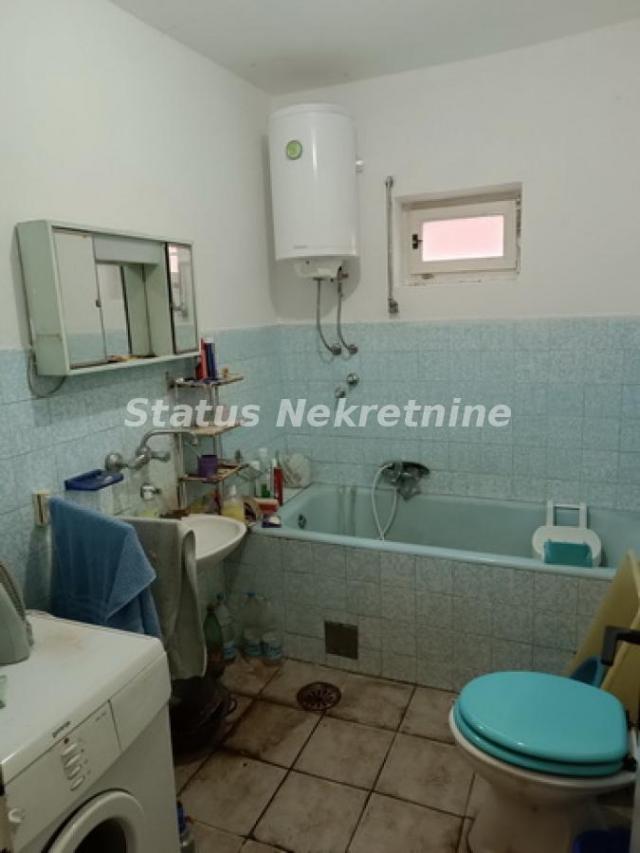 Šid-Pristojna Porodična kuća 122 m2 sa Dve Stambene jedinice-065/385 8880