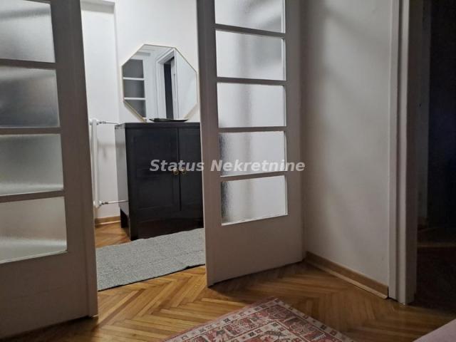 Centar-Luksuzan Trosoban stan 72 m2 na Prestižnoj Lokaciji-065/385 8880