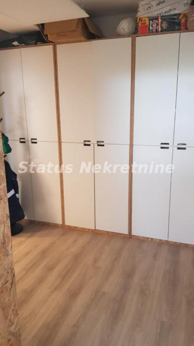 Lokal Na Bulevaru Evrope sa Velikim portalom 50 m2-065/3858-888