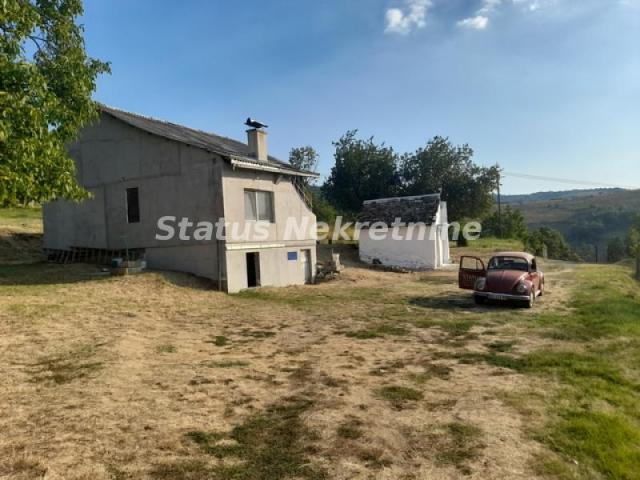 Beočin-Porodična kuća 50 m2 na Visinskom Velikom Placu 4237 m2 u zelenoj Oazi-065/385 8880