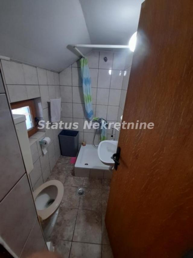 Futog-Porodična kuća 151 m2 na Placu 723 m2 sa Razrađenim Poslovnim Prostorom-065/385 8880