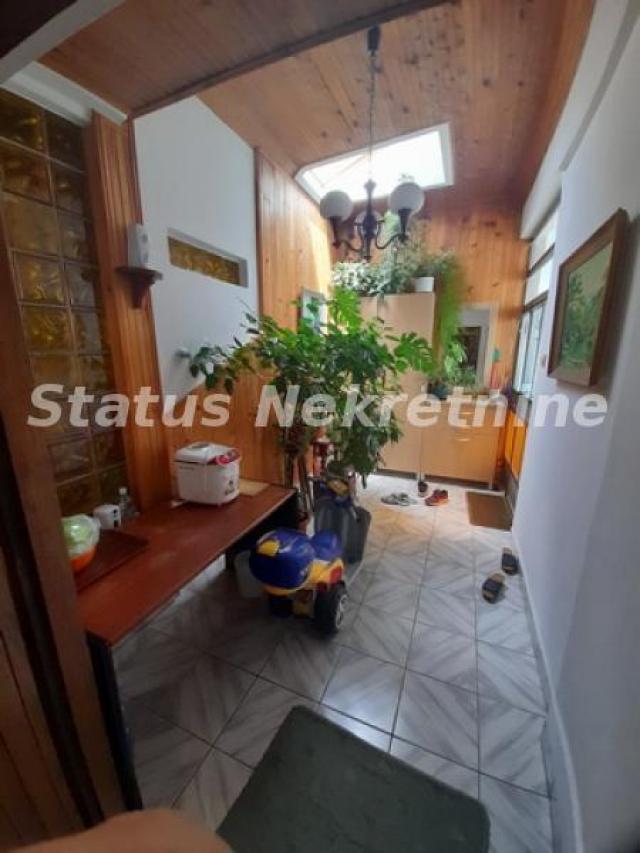 Lepo sređena dvorišna spratna kuća 128 m2 u blizini Jodne Banje-065/385 8880