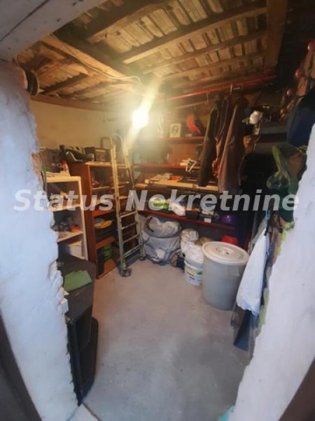 Salajka-Useljiva dvorišna manja kuća 66 m2 u blizini tržnog centra Big-a-065/385 8880