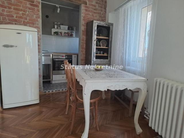 Centar-Luksuzan Trosoban stan 72 m2 na Prestižnoj Lokaciji-065/385 8880