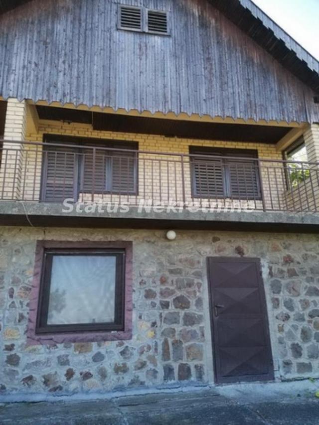 Čerević-Uknjižena Vikendica 49 m2 na Placu 1200 m2 sa Pogledom na Dunav-065/385 8880