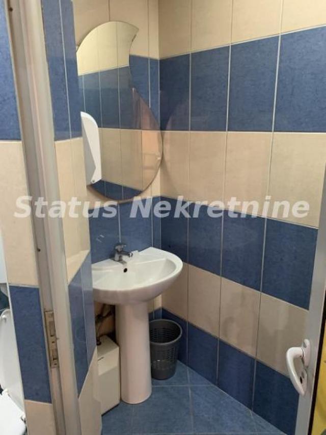 Riblja Pijaca-Namešten Lokal 125 m2 pr+su pogodan za ugostiteljsku delatnost-065/385 8880