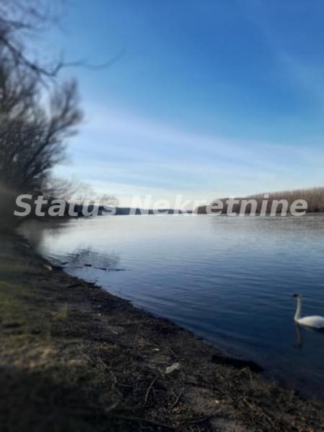 Banoštor-Fantastičan Veliki Građevinski Plac 3000 m2 pored vode za Umetnike i uživanje-065/385 8880