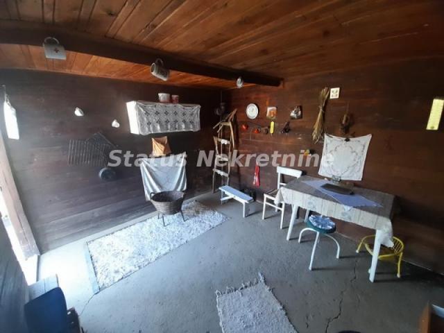 Bukovac-Mala Rustična Vikendica na Placu od 2934 m2-065/385 8880