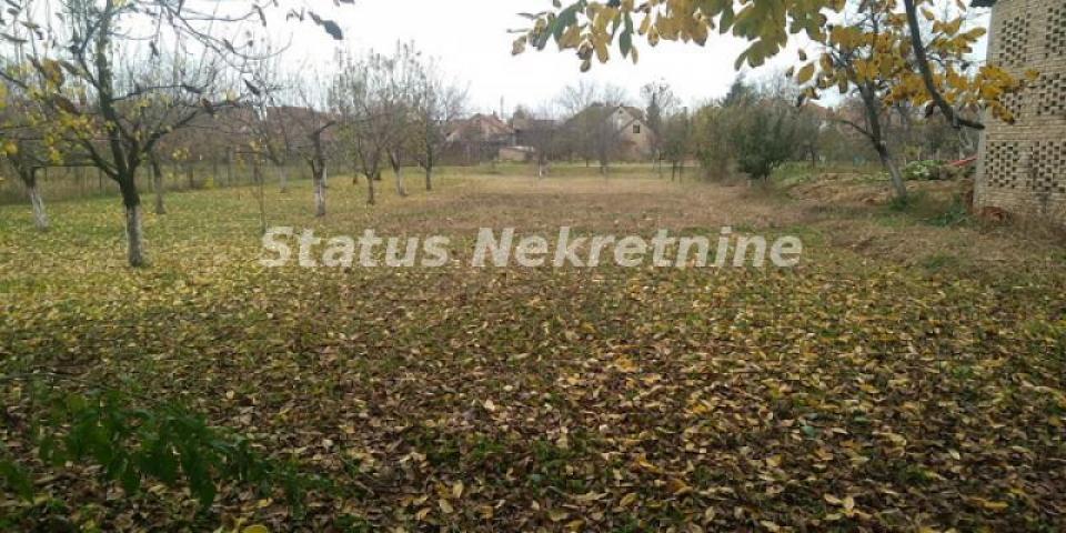 Kać-Kuća na Velikom Placu 2270m2 Pogodna za Poslovnu Delatnost-065/385 8880