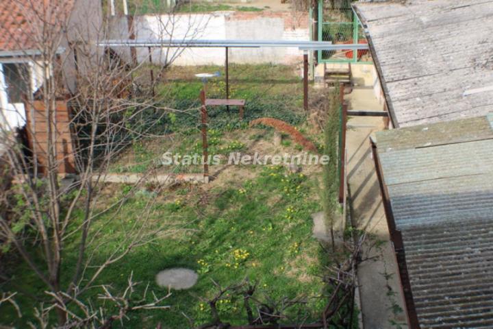 Sremska Kamenica-Porodična kuća 300 m2 u blizini Instituta-065/385 8880