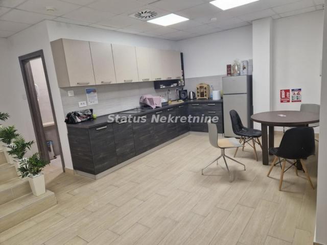 širi Centar-Useljiv Lokal 289 m2 u blizini Centra grada-065/385 8880