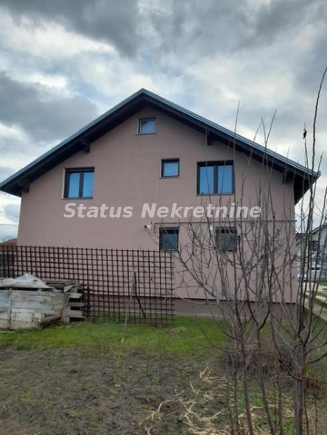 Temerin-novija spratna kuća 180 m2 na placu 738 m2 i na uglu dve ulice-065/385 8880