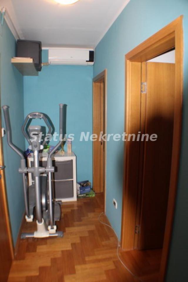 Bulevar Evrpoe-Extra porodični duplex