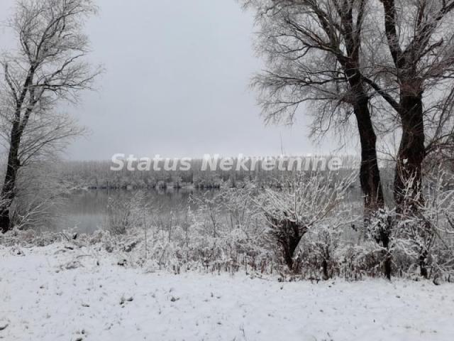 Banoštor-Fantastičan Veliki Građevinski Plac 3000 m2 pored vode za Umetnike i uživanje-065/385 8880