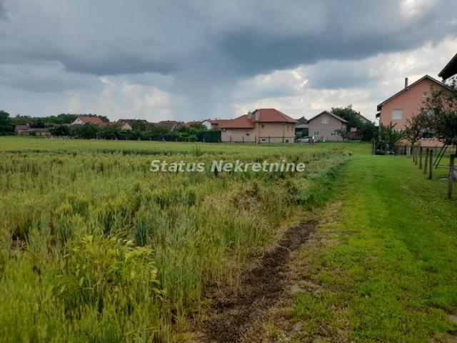 Futog-Pogodan Građevinski plac 688 m2 u Novom Futogu-065/385 8880