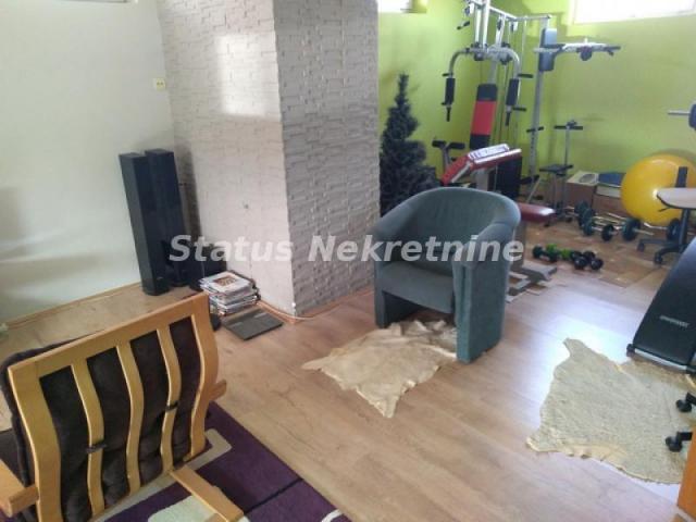 Temerin-Spratna kuća 450 m2 u širem Centru-065/385 8880