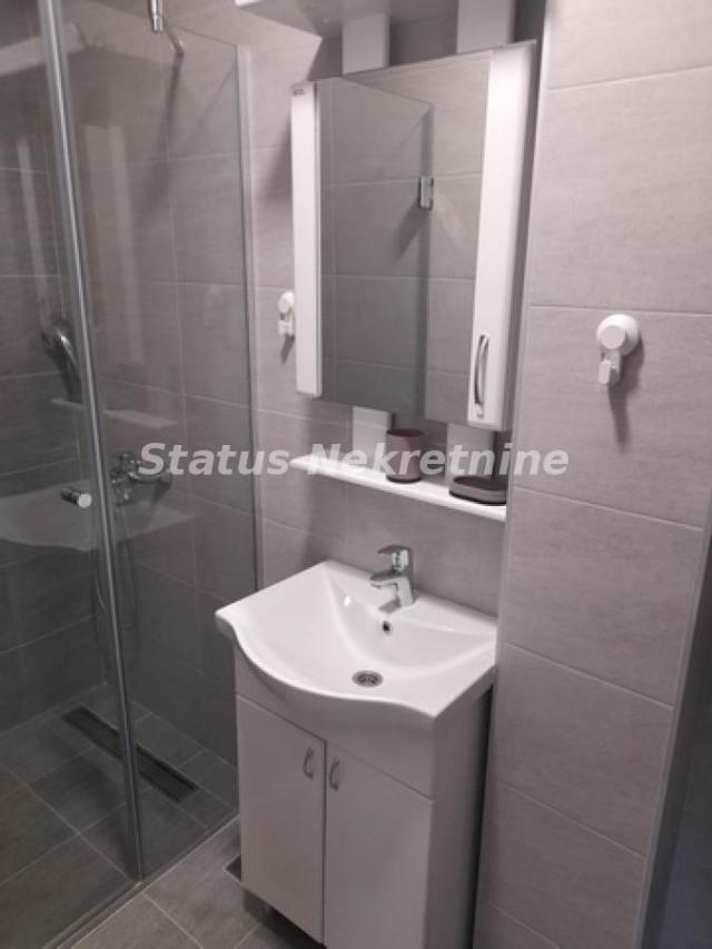 Adice-Uknjižen Namešten Šestosoban stan 170 m2-065/385 8880