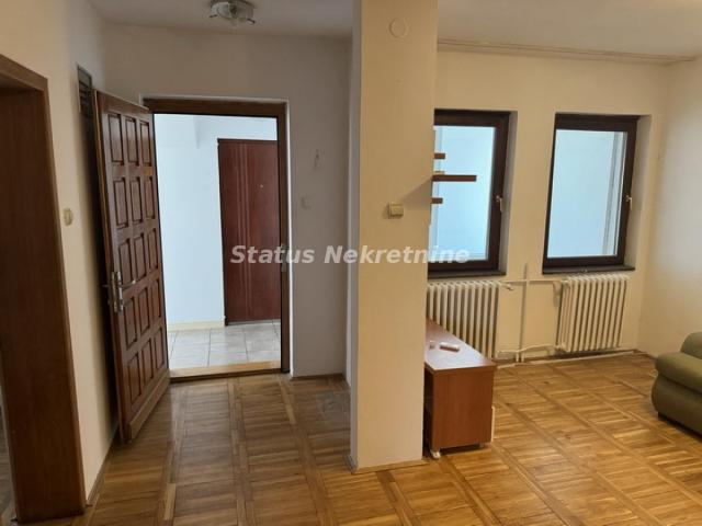 Salajka-Uknjižen Veliki Troiposoban stan 111 m2-065/385 8880