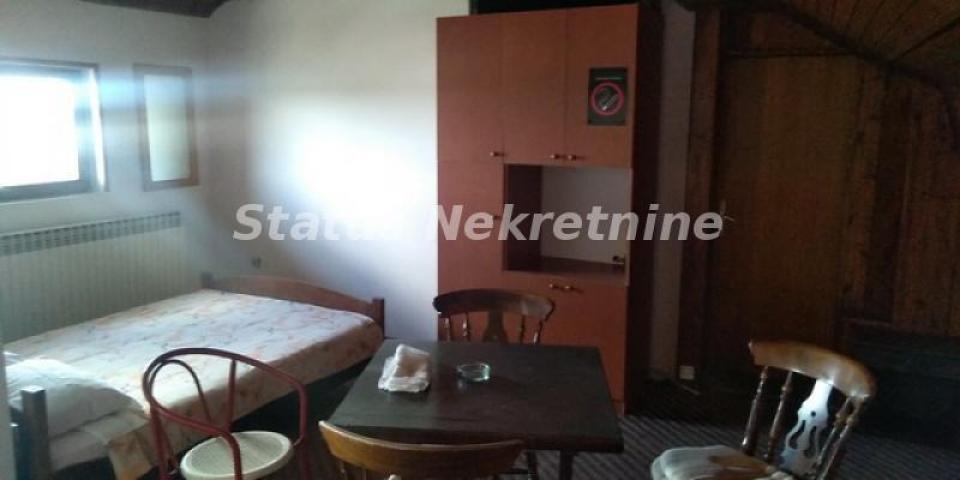 Sremska Kamenica-Fantastičan Restoran sa Kuglanom-065/385 8880