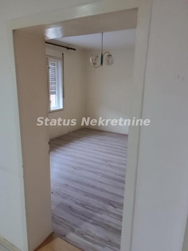 Šid-Pristojna Porodična kuća 122 m2 sa Dve Stambene jedinice-065/385 8880