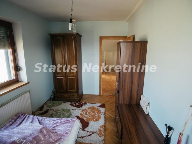 Petrovaradin-Mišeluk-Fantatična Porodična Kuća na Visinskom delu Mišeluka-065/385 8880