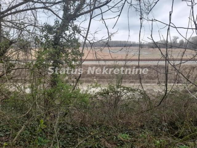 Petrovaradin-Građevinski Plac 505 m2 kod crkve na Tekijama-065/385 8880