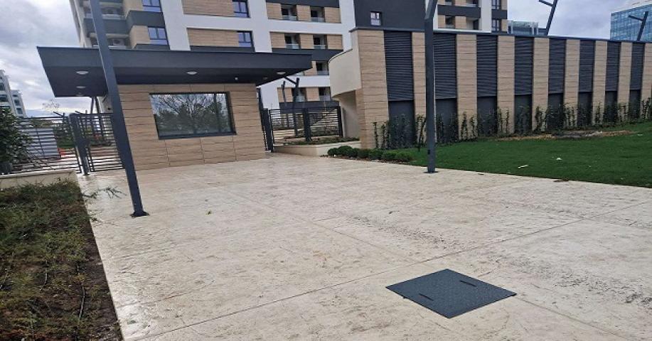 NOVI BEOGRAD BLOK 65 110m2 , 2000e