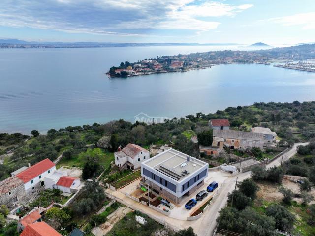 Luksuzna vila na mirnoj lokaciji otok Ugljan