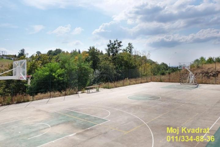 Barajevo - Brđanska, kompleks sa bazenima 176m2 + plac 85