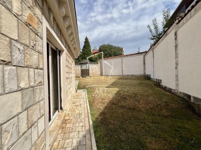 Banovo brdo, Beogradskog bataljona, 150m2 ID#8669