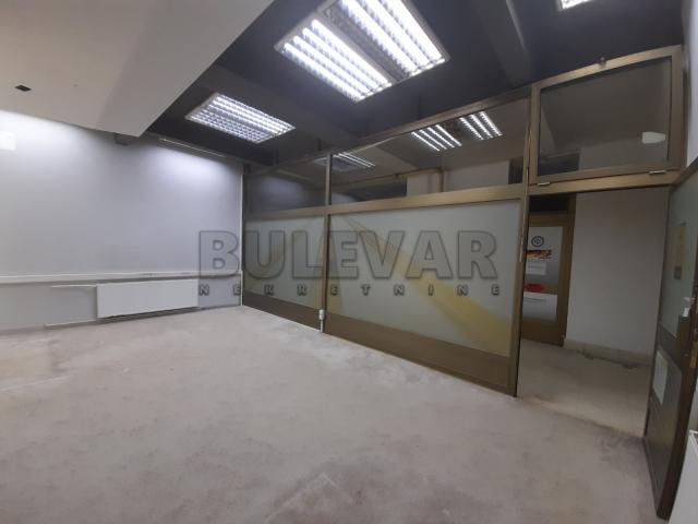 Izdaje se lokal u Zoni 2, 38m2