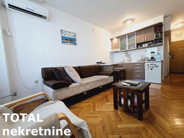 0. 5 Garsonjera NOVI SAD, 102000€