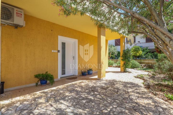 EXKLUSIV! Apartment mit großzügiger Terrasse in einer ruhigen Straße