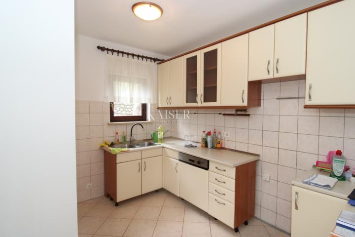 Kastav. comfortable two-room apartment with garden and parking space