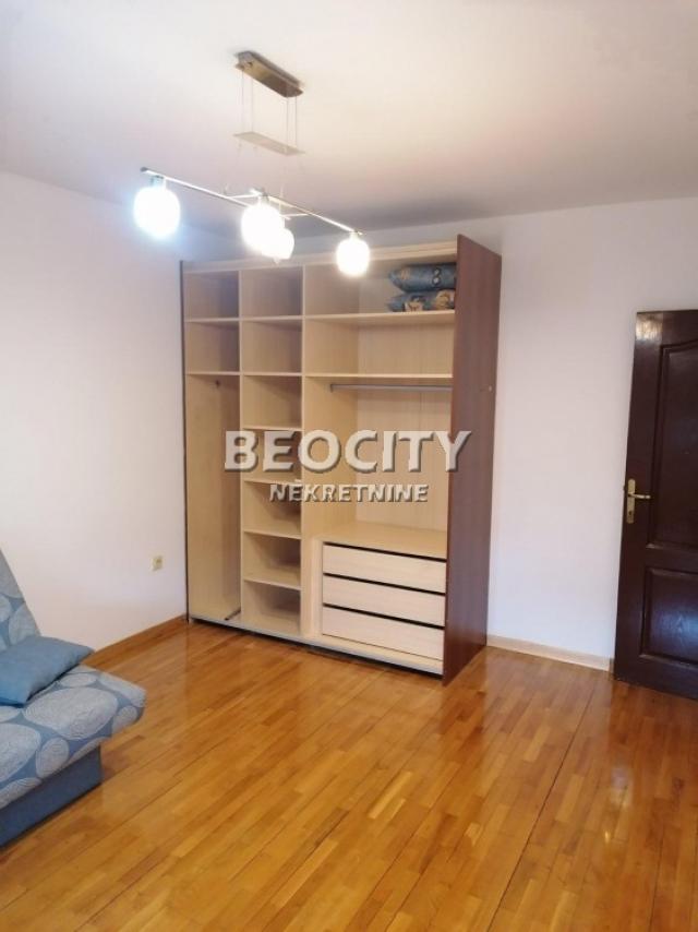 Novi Sad, Nova Detelinara, Trg majke Jevrosime, 3. 0, 70m2, 450EUR