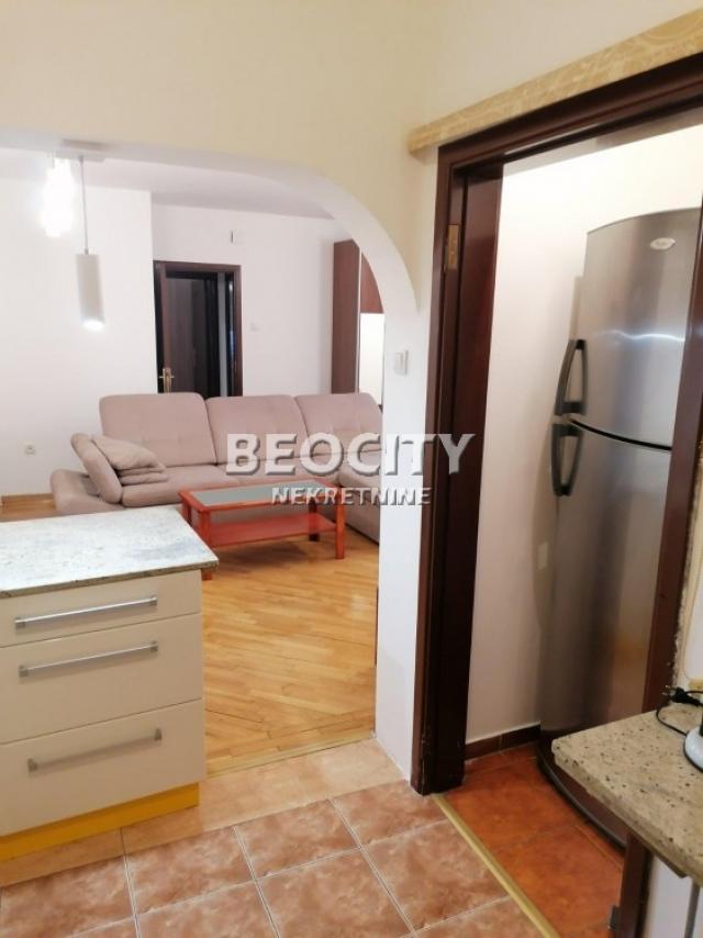 Novi Sad, Nova Detelinara, Trg majke Jevrosime, 3. 0, 70m2, 450EUR