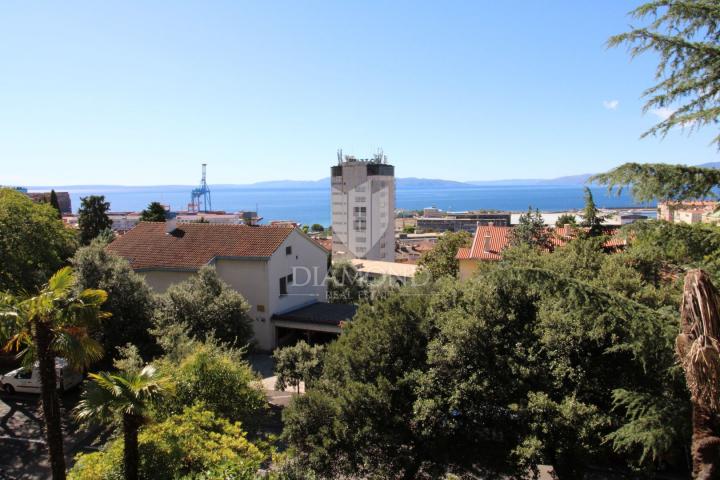 Rijeka, prostrani stan ispunjen bogatom poviješću. 