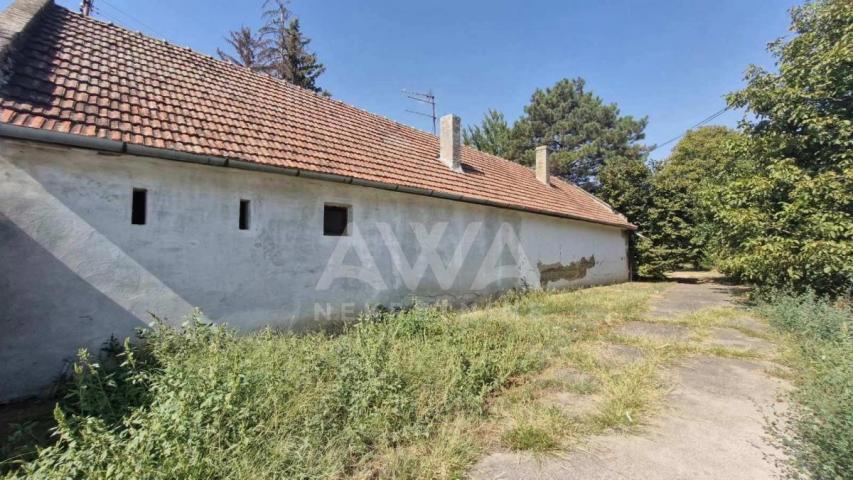 Kuća u predgrađu Sombora, 140 m2, Plac 15296 m2