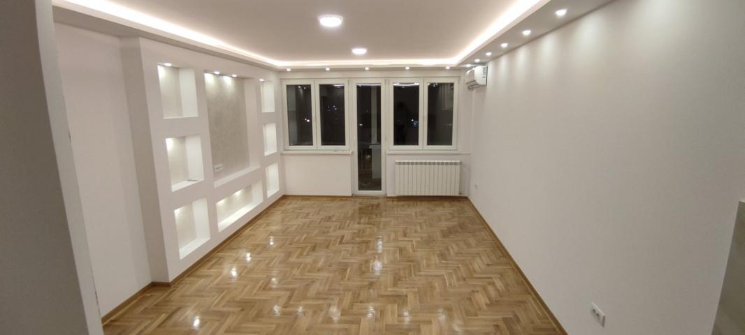 SAVSKI VENAC CENTAR 76m2 , T , 279000e