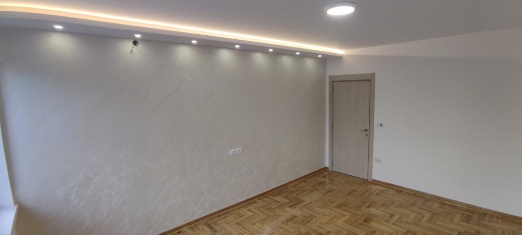 SAVSKI VENAC CENTAR 76m2 , T , 279000e