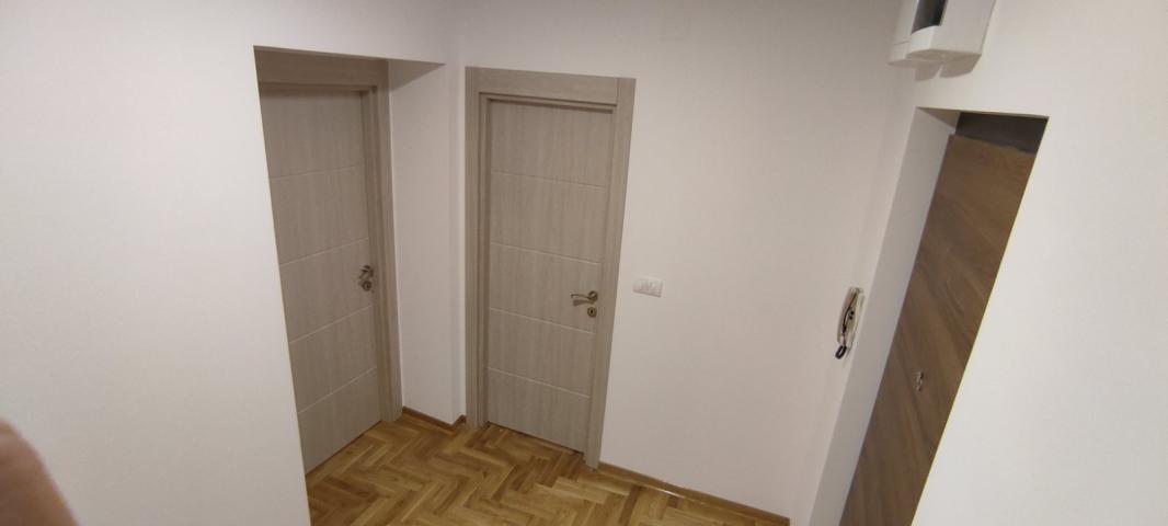 SAVSKI VENAC CENTAR 76m2 , T , 279000e